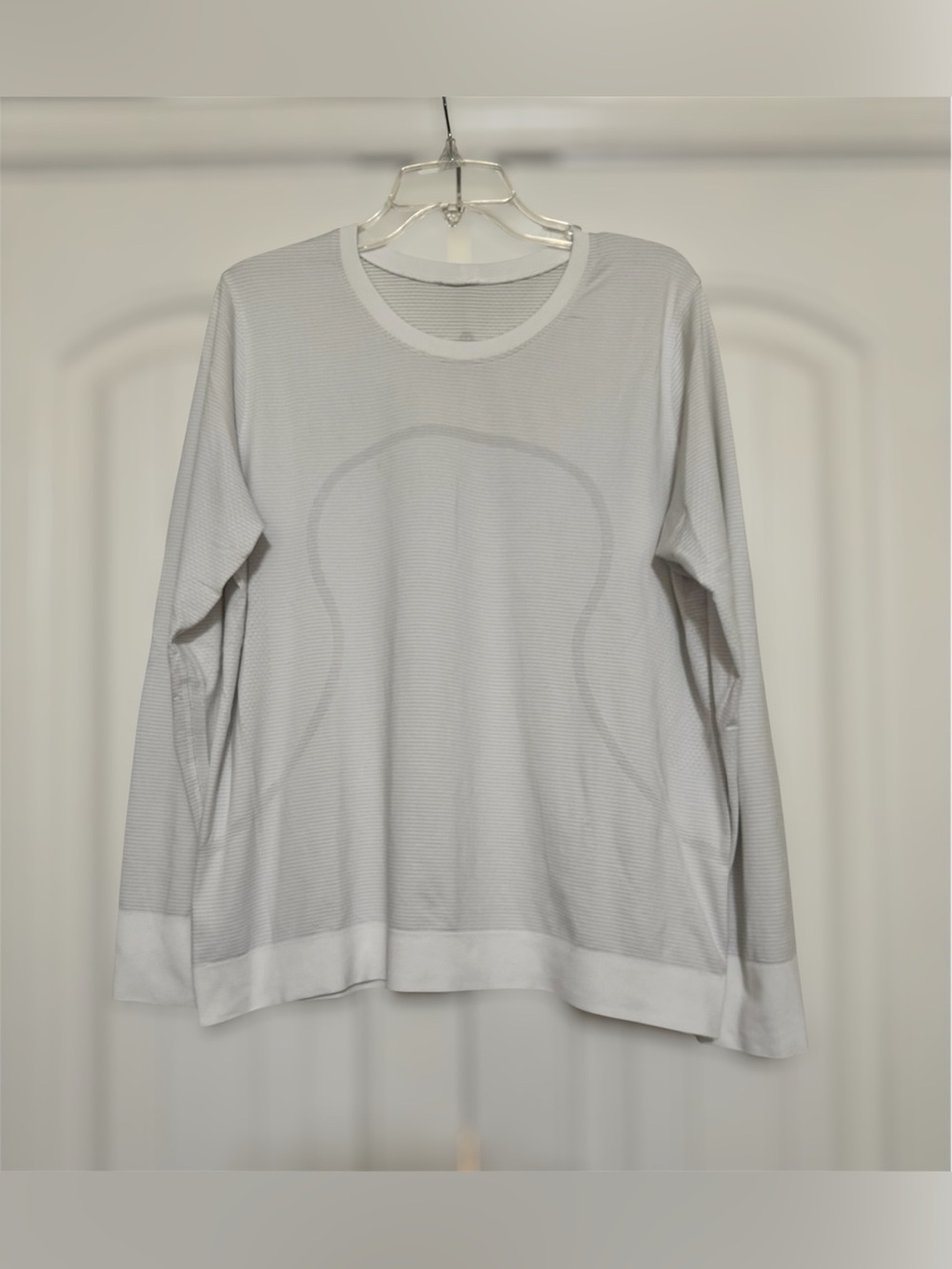 Lululemon Swiftly Tech Long Sleeve (Breeze) *Relaxed Fit in White Size 12